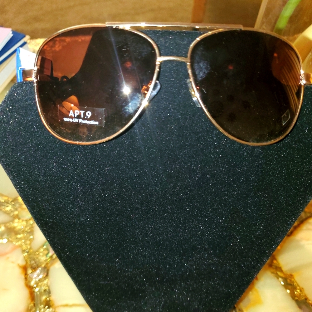 APT.9 Sleek & Stylish Sunglasses